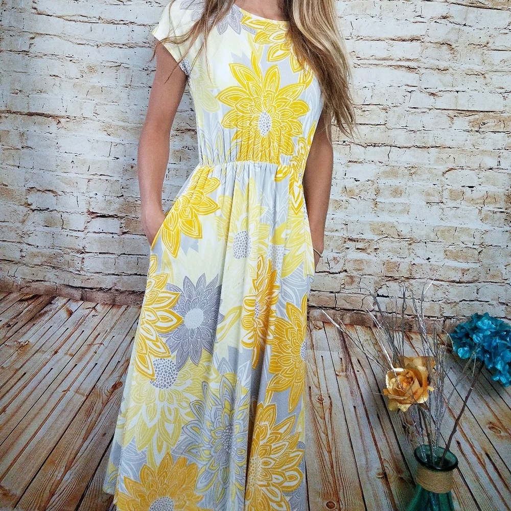 Yellow Floral Maxi Dress w/ Pockets - Picture 2 of 4